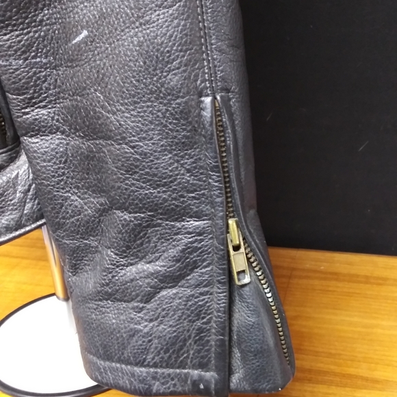 Unisex Black Leather Jacket - Picture 3 of 3